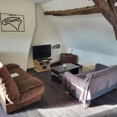 Appartement Au Pied Du Circuit De 马尼库尔 外观 照片